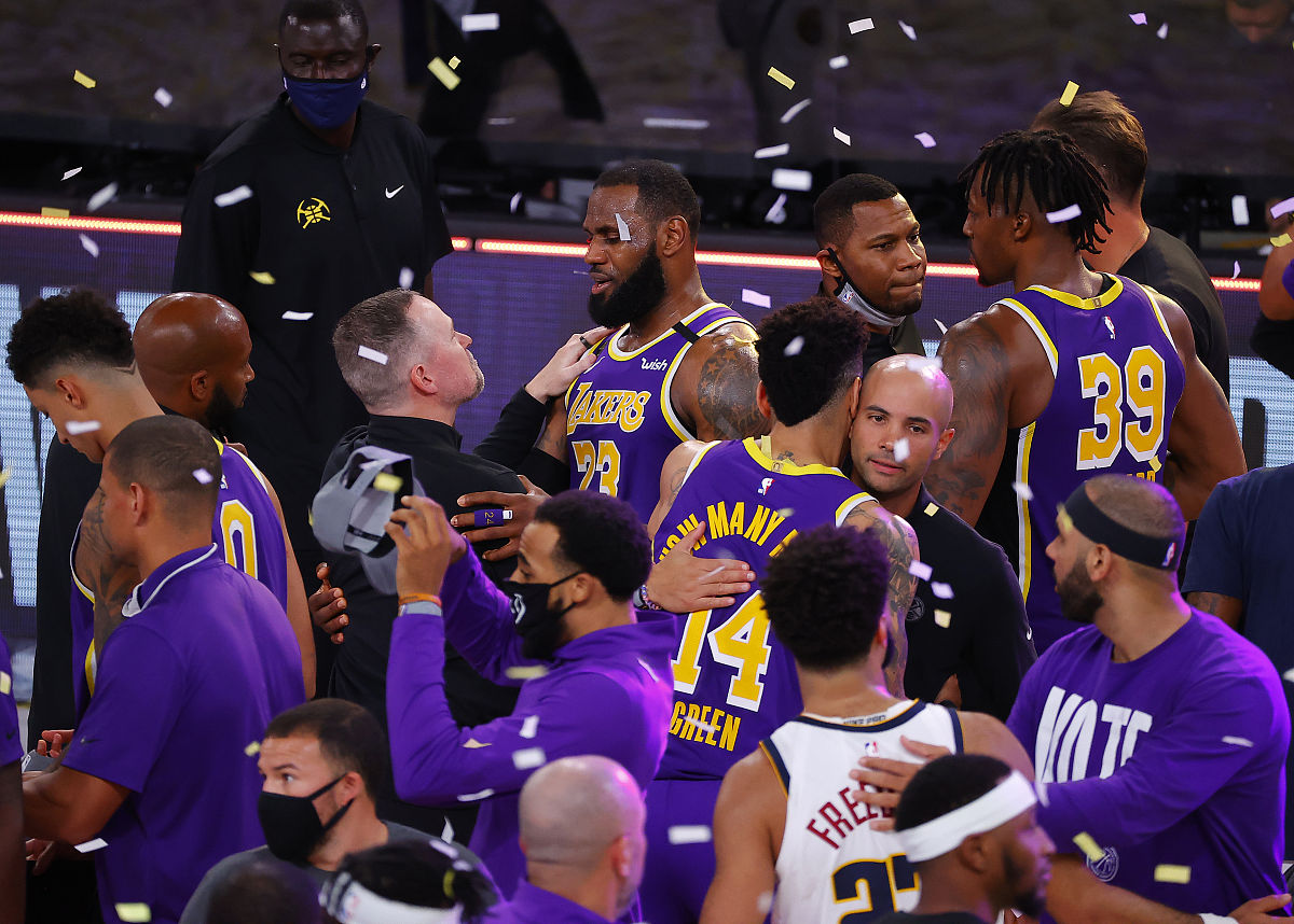 穆古鲁扎遭遇二十连败，湖人教练面临压力！