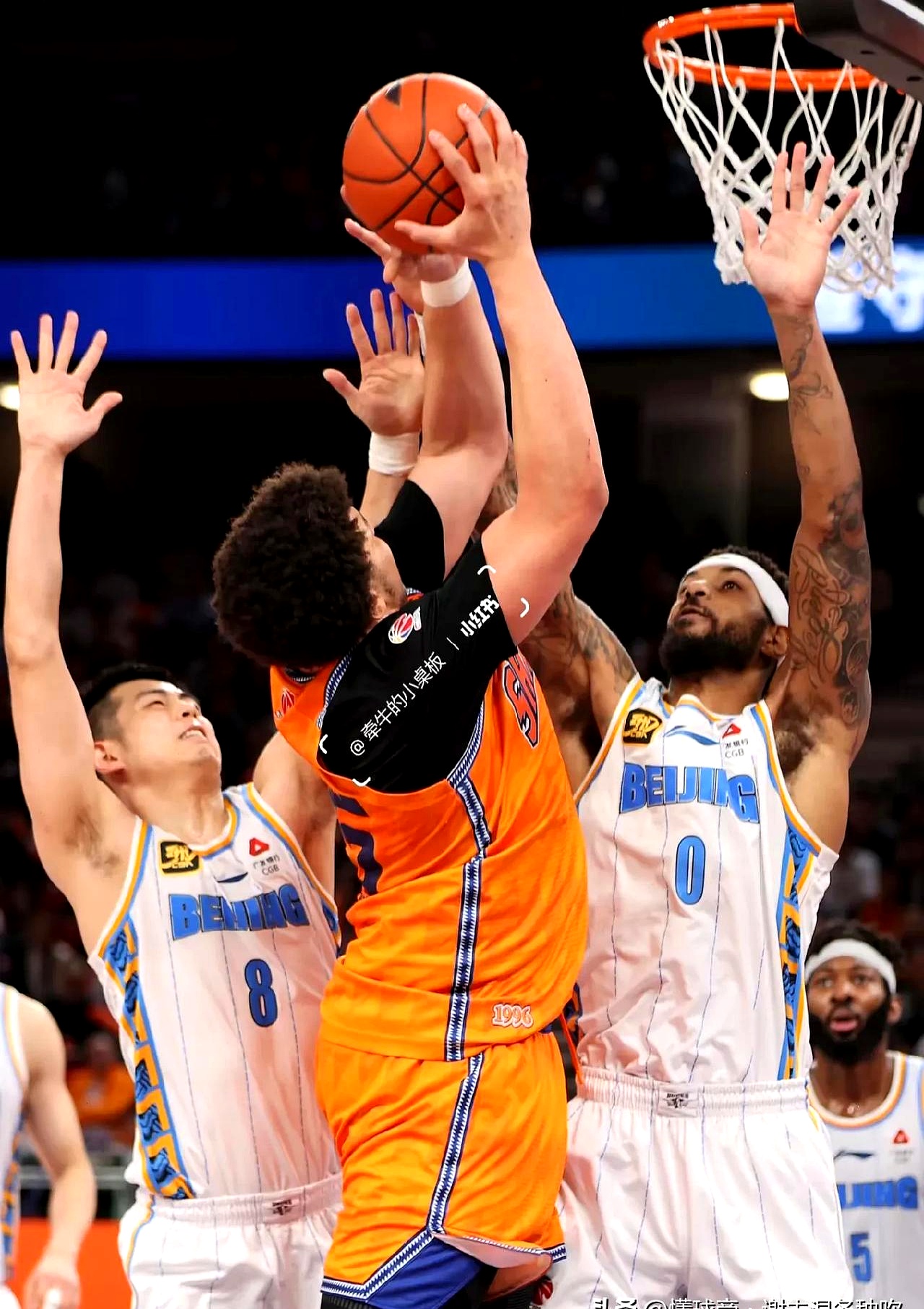  足协杯战况：洛杉矶快船防线稳固，洛杉矶快船进攻受阻，孙铭徽成最佳